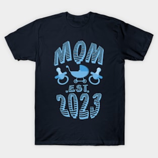 Mom est 2023 T-Shirt